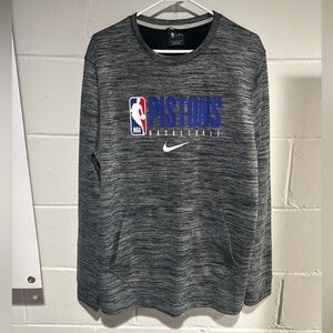 Nike - Detroit Pistons NBA long sleeve